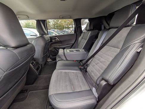 Used 2025 Mitsubishi Outlander SE image 26