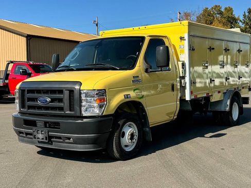 Used 2022 Ford E-450 and Econoline 450 Super Duty image 7