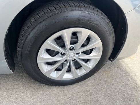 Used 2015 Toyota Camry LE FWD image 8