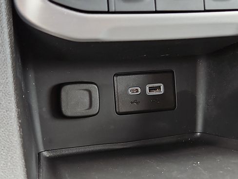 Used 2023 GMC Acadia SLE AWD/4WD image 23