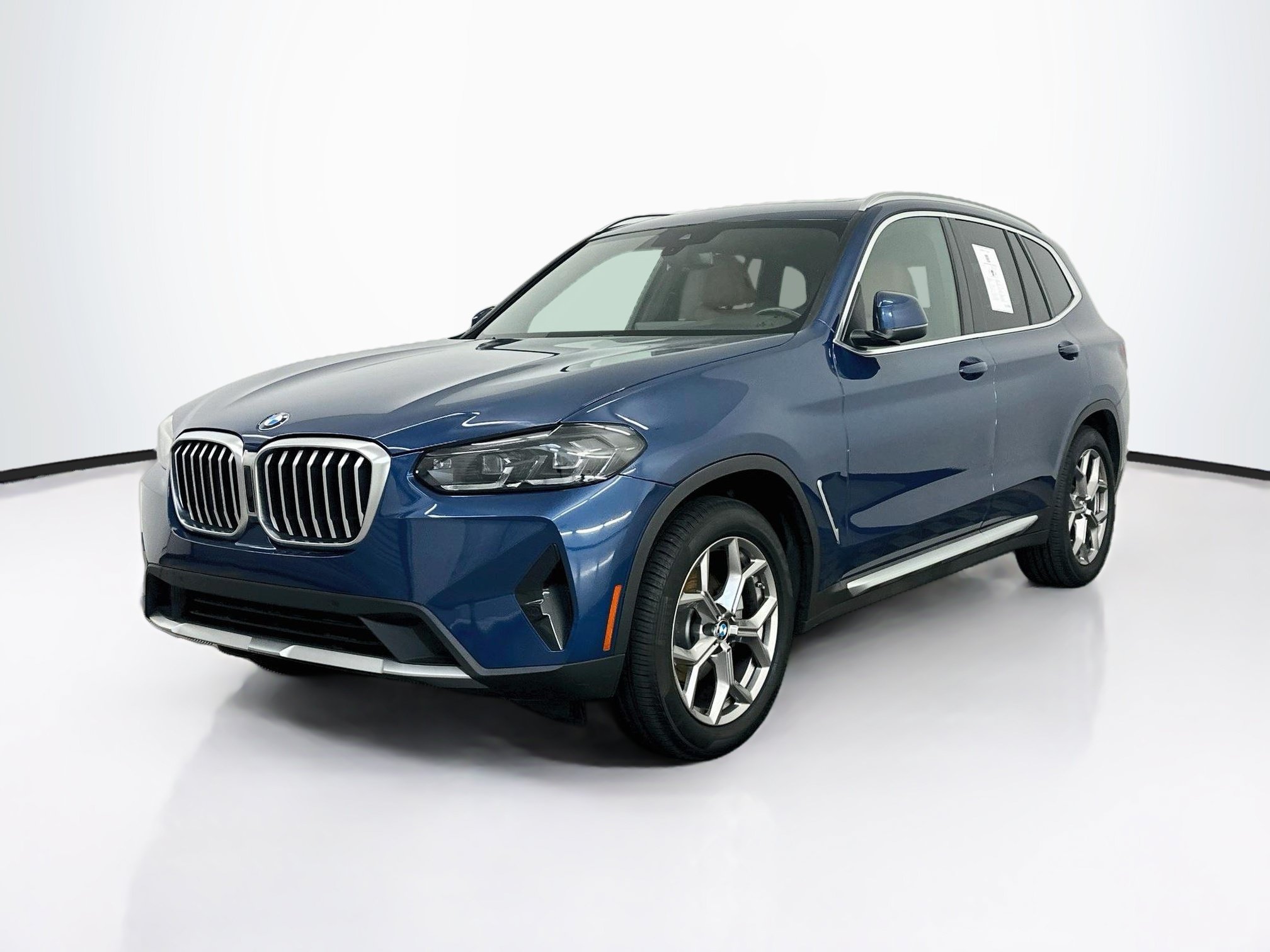 Used 2022 BMW X3 xDrive30i w/ Premium Package 2 AWD/4WD image 3