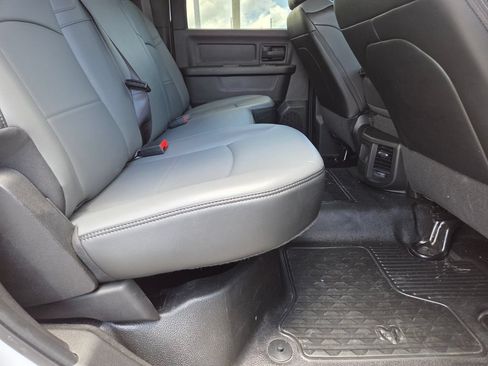 Used 2025 RAM 3500 Tradesman w/ Chrome Appearance Group AWD/4WD image 17