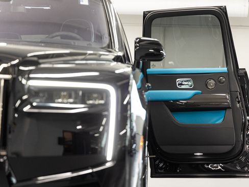 Certified 2025 Rolls-Royce Cullinan Black Badge AWD/4WD image 23