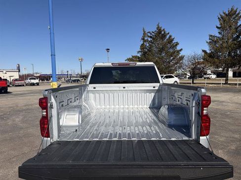 Used 2022 Chevrolet Silverado 1500 LT image 40