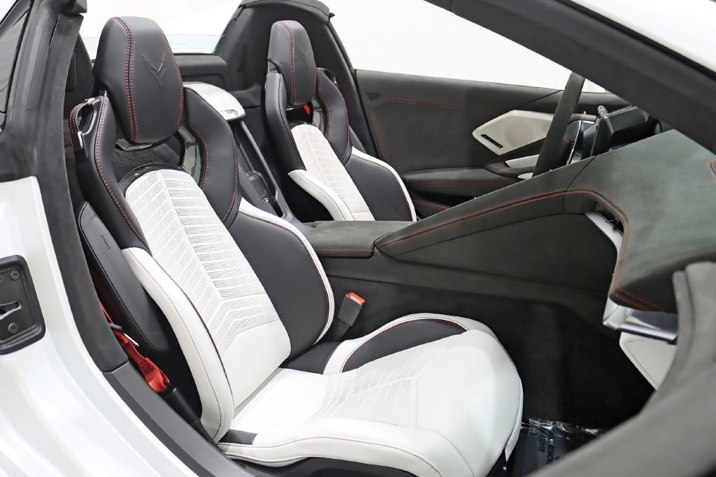 Used 2023 Chevrolet Corvette Stingray Premium Conv w/ Z51 Performance Package RWD image 29