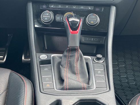 Certified 2023 Volkswagen Jetta GLI Autobahn w/ GLI Black Package FWD image 9