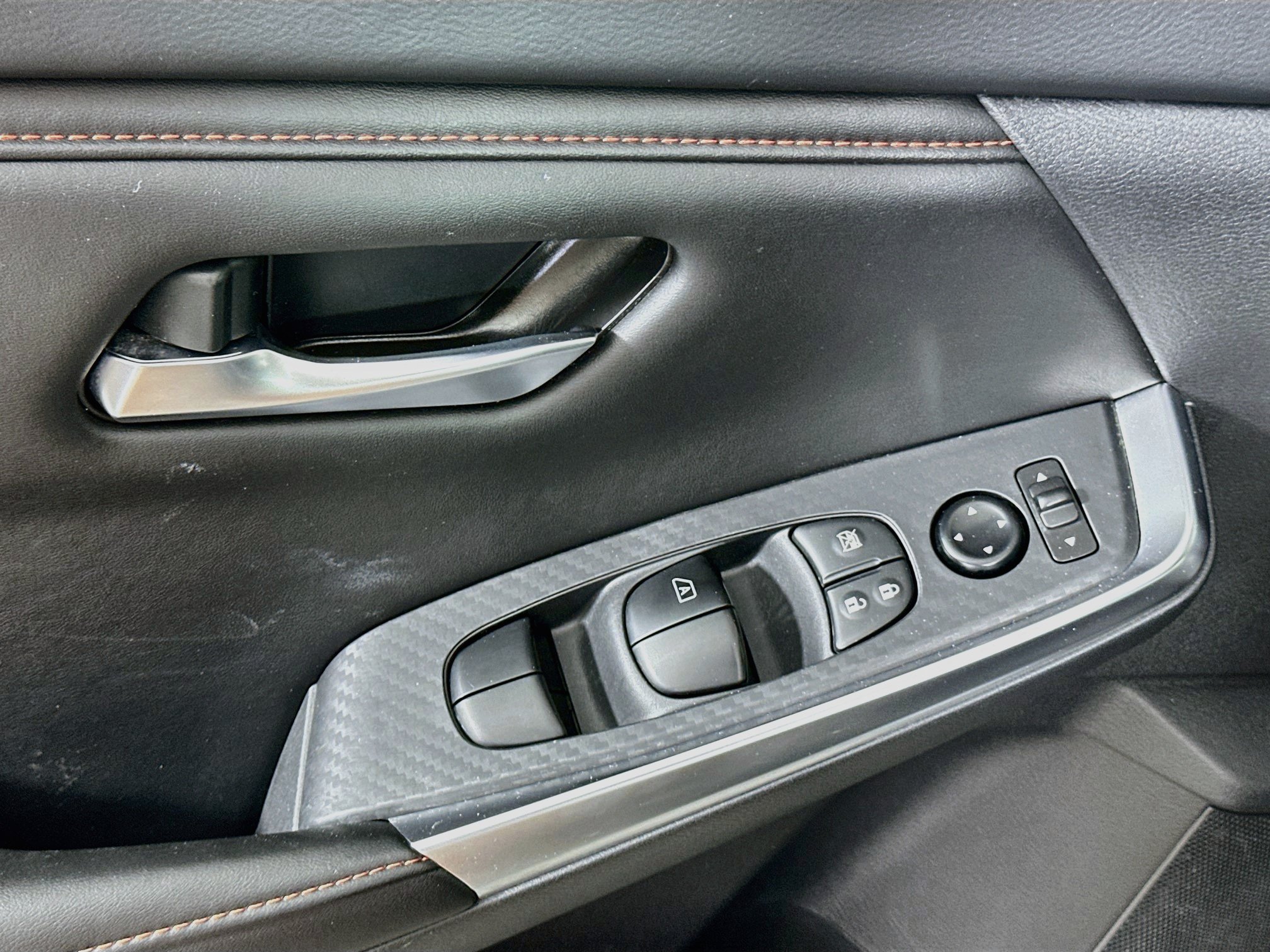 Used 2025 Nissan Sentra SR w/ Midnight Edition FWD image 15