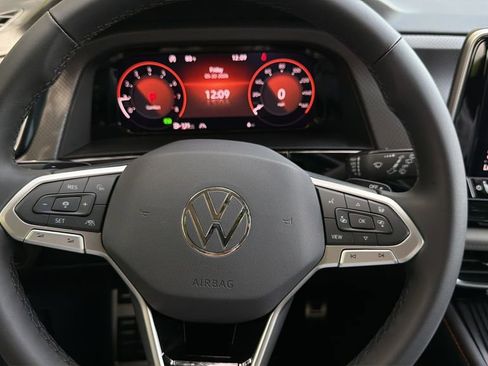 New 2026 Volkswagen Atlas Peak Edition AWD/4WD image 11