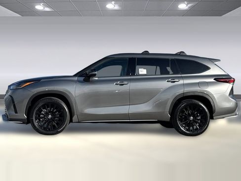 New 2026 Toyota Highlander XLE image 6