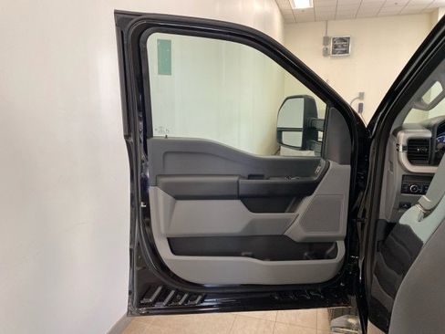 New 2025 Ford F350 XL w/ XL Chrome Package image 9