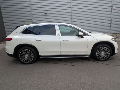 Used 2024 Mercedes-Benz Maybach EQS 680 4MATIC image 2