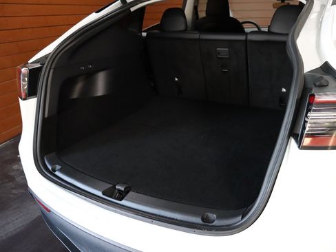 Used 2023 Tesla Model Y Long Range image 26