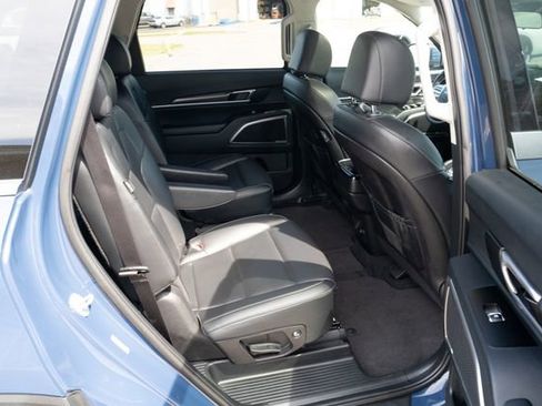 Used 2025 Kia Telluride S AWD/4WD image 41