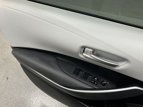 Used 2024 Toyota Corolla SE w/ SE Premium Package FWD image 16