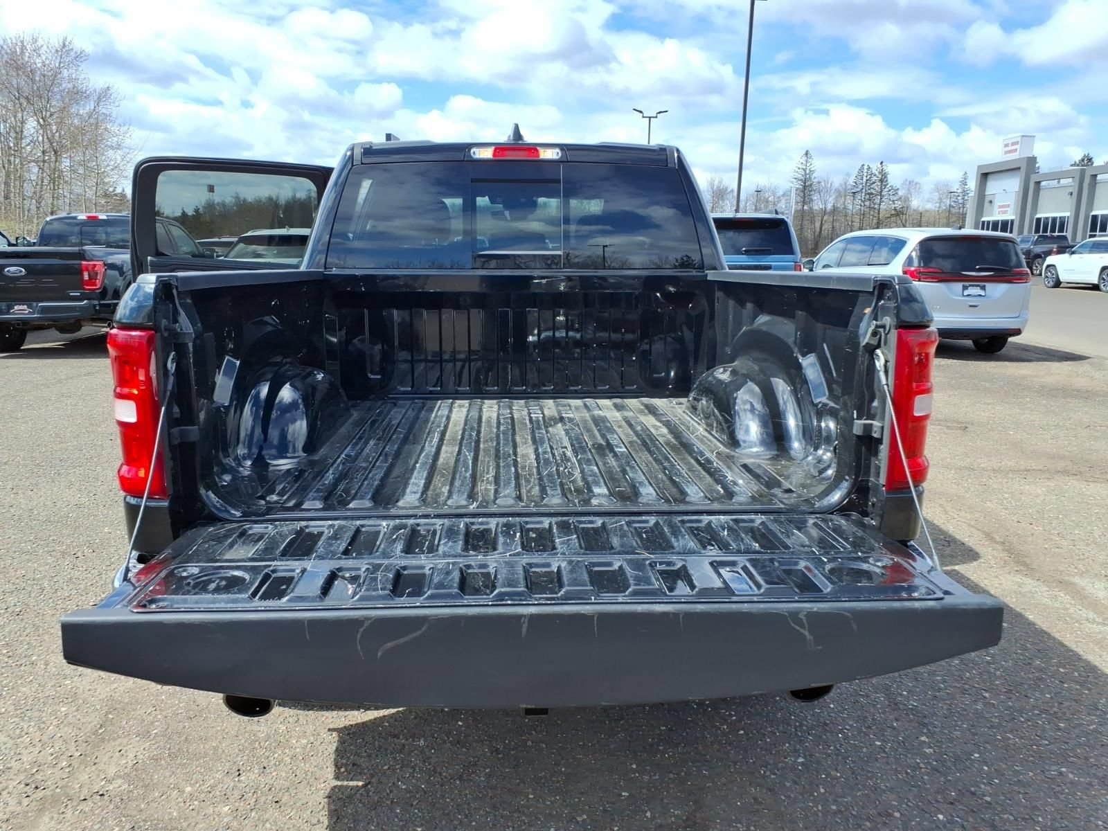 Used 2026 RAM 1500 Laramie AWD/4WD image 16