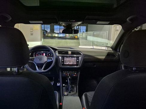 Used 2024 Volkswagen Tiguan SEL R-Line image 15