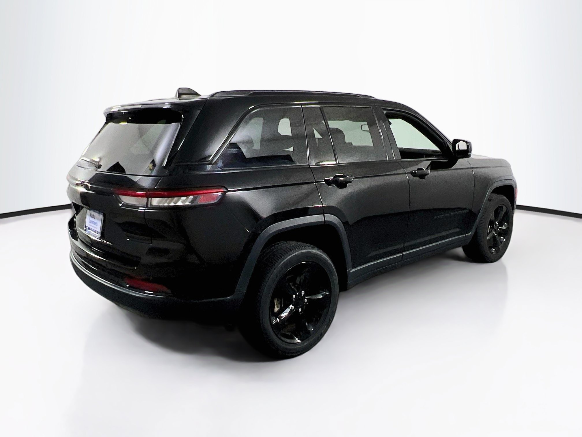 Used 2023 Jeep Grand Cherokee Altitude AWD/4WD image 5