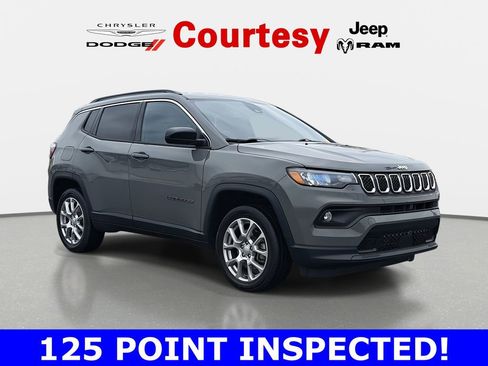 Certified 2023 Jeep Compass Latitude AWD/4WD image 1