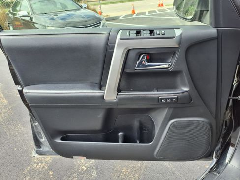Used 2020 Toyota 4Runner Limited AWD/4WD image 18
