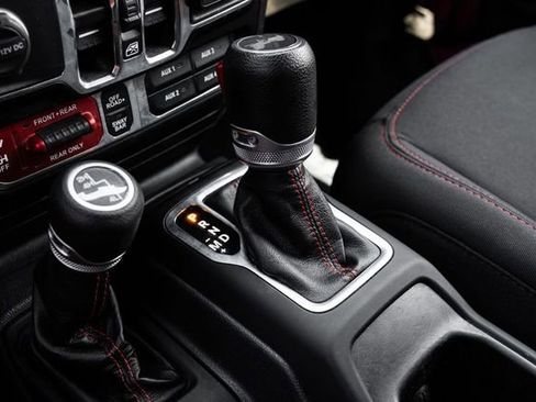 Used 2021 Jeep Wrangler Unlimited Rubicon AWD/4WD image 28