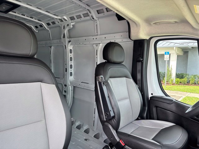 Used 2026 RAM ProMaster 2500 w/ Convenience Group FWD image 11