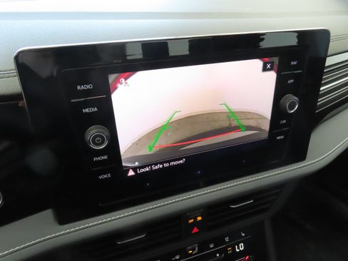 New 2026 Volkswagen Jetta SEL FWD image 17