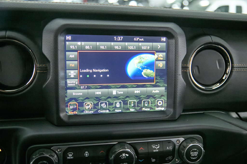 Used 2023 Jeep Wrangler Unlimited Sahara AWD/4WD image 11