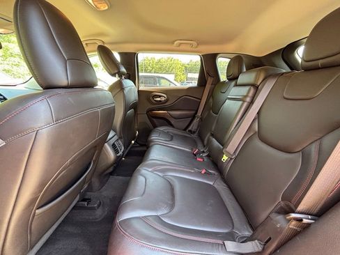 Used 2014 Jeep Cherokee Trailhawk w/ Leather Interior Group AWD/4WD image 10