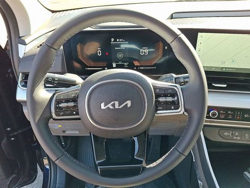 New 2026 Kia Carnival FWD image 13