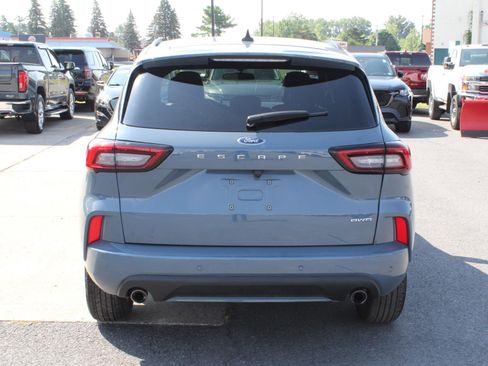 Used 2024 Ford Escape ST-Line w/ Tech Pack #1 image 9