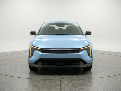 Used 2025 Kia K4 LXS image 2