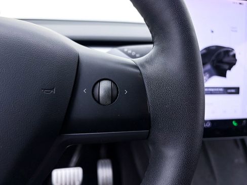 Used 2021 Tesla Model Y Performance image 29