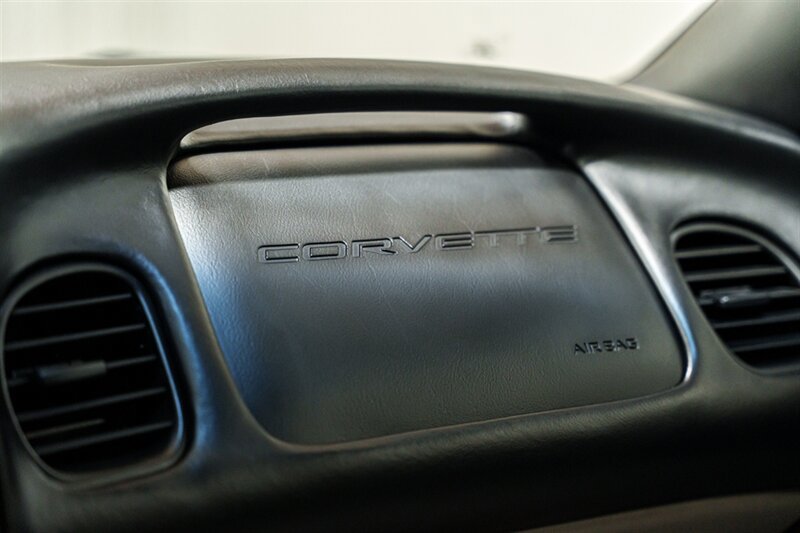 Used 2002 Chevrolet Corvette Coupe w/ Preferred Equipment Group1 RWD image 15