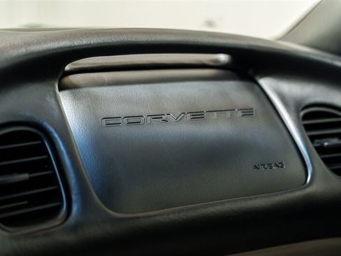 Used 2002 Chevrolet Corvette Coupe w/ Preferred Equipment Group1 RWD image 15