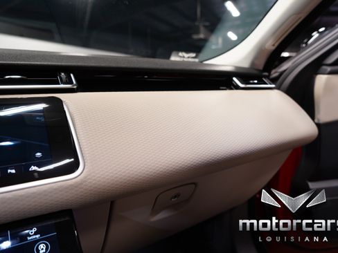 Used 2018 Land Rover Range Rover Velar S AWD/4WD image 39
