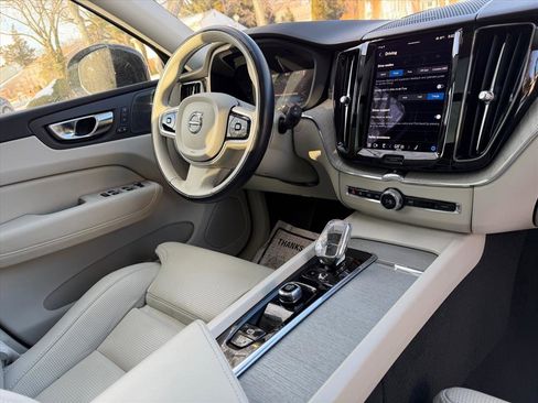 Used 2023 Volvo XC60 T8 Ultimate w/ Climate Package image 20