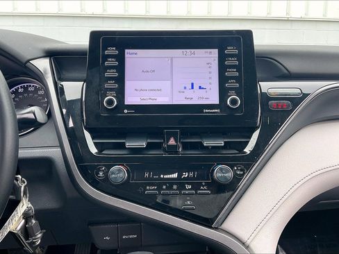 Used 2023 Toyota Camry SE image 37