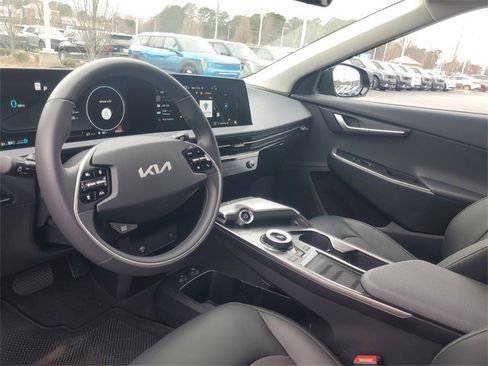 Certified 2022 Kia EV6 Light image 12