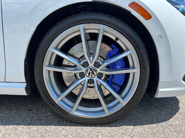 Used 2024 Volkswagen Golf R AWD/4WD image 13