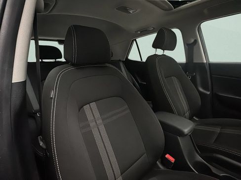 Certified 2023 Hyundai Venue SEL FWD image 16