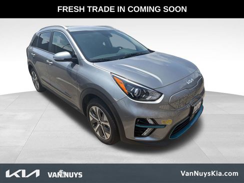 Used 2022 Kia Niro EX FWD image 2