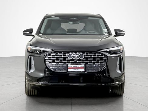 Used 2025 Audi Q5 Premium Plus w/ Premium Plus AWD/4WD image 8