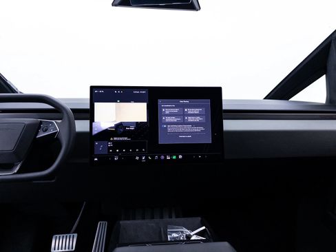 Used 2024 Tesla Cybertruck AWD Crew Cab image 11