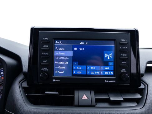 Used 2022 Toyota RAV4 LE AWD/4WD image 18