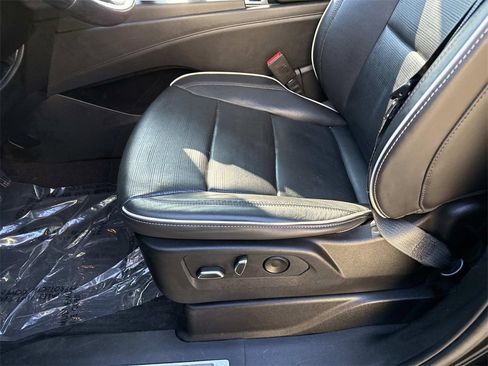 Used 2022 Cadillac Escalade ESV Sport w/ Touring Package image 17