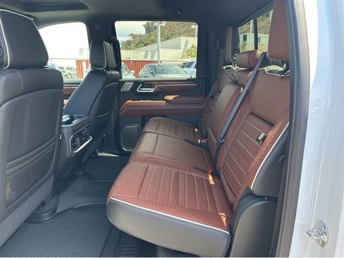 New 2025 GMC Sierra 2500 Denali Ultimate image 14