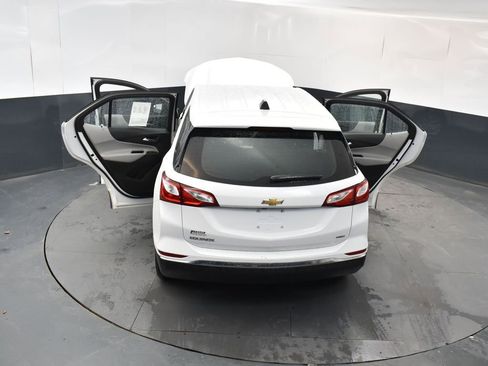 Used 2018 Chevrolet Equinox LS image 22
