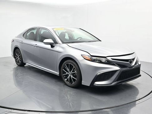 Used 2024 Toyota Camry SE FWD image 2