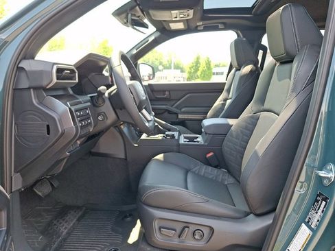 New 2026 Toyota 4Runner TRD Off-Road Premium AWD/4WD image 11