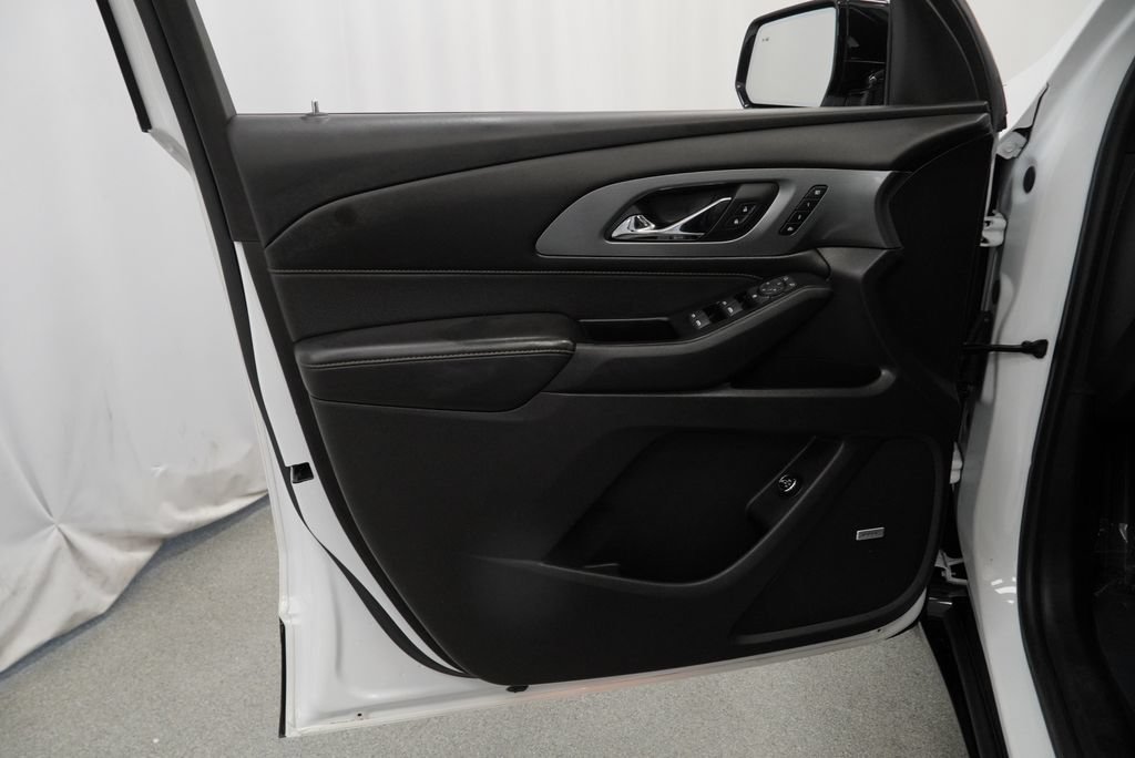 Used 2018 Chevrolet Traverse Premier w/ Redline Edition AWD/4WD image 27